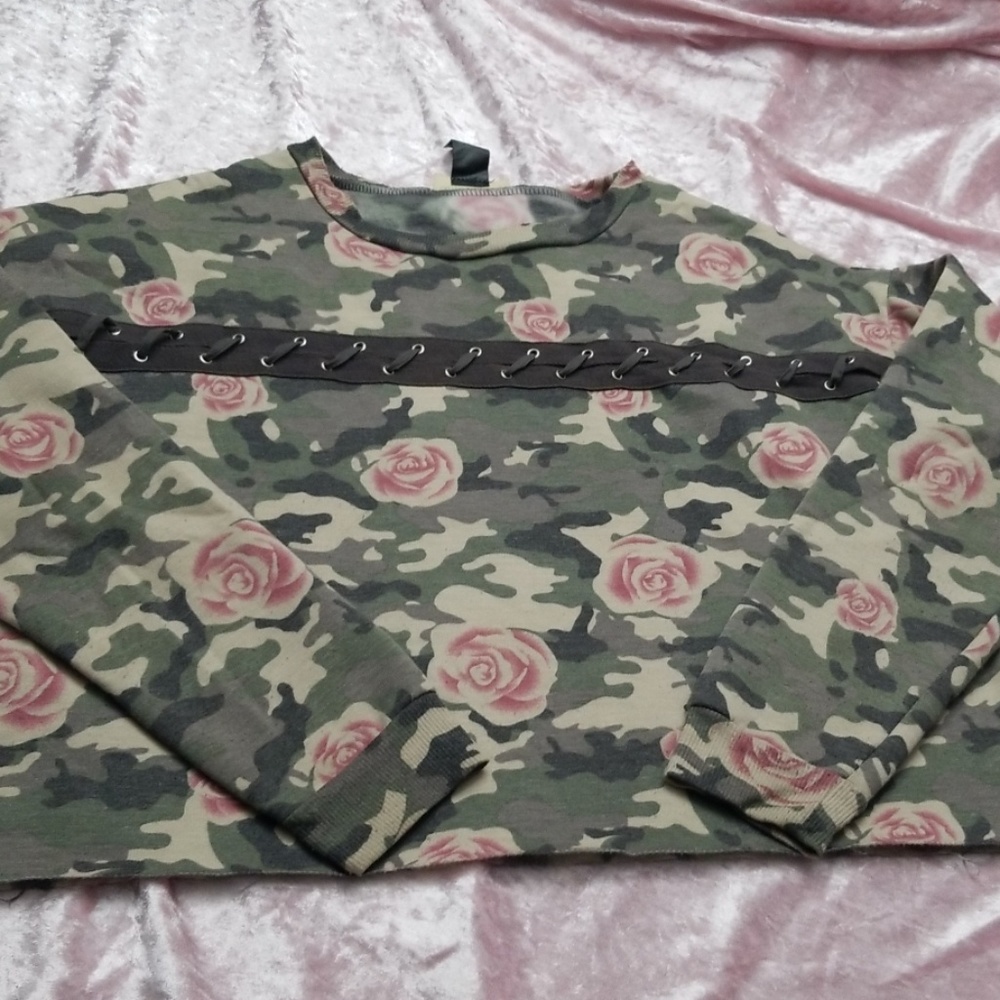 Rose and army pattern sweater